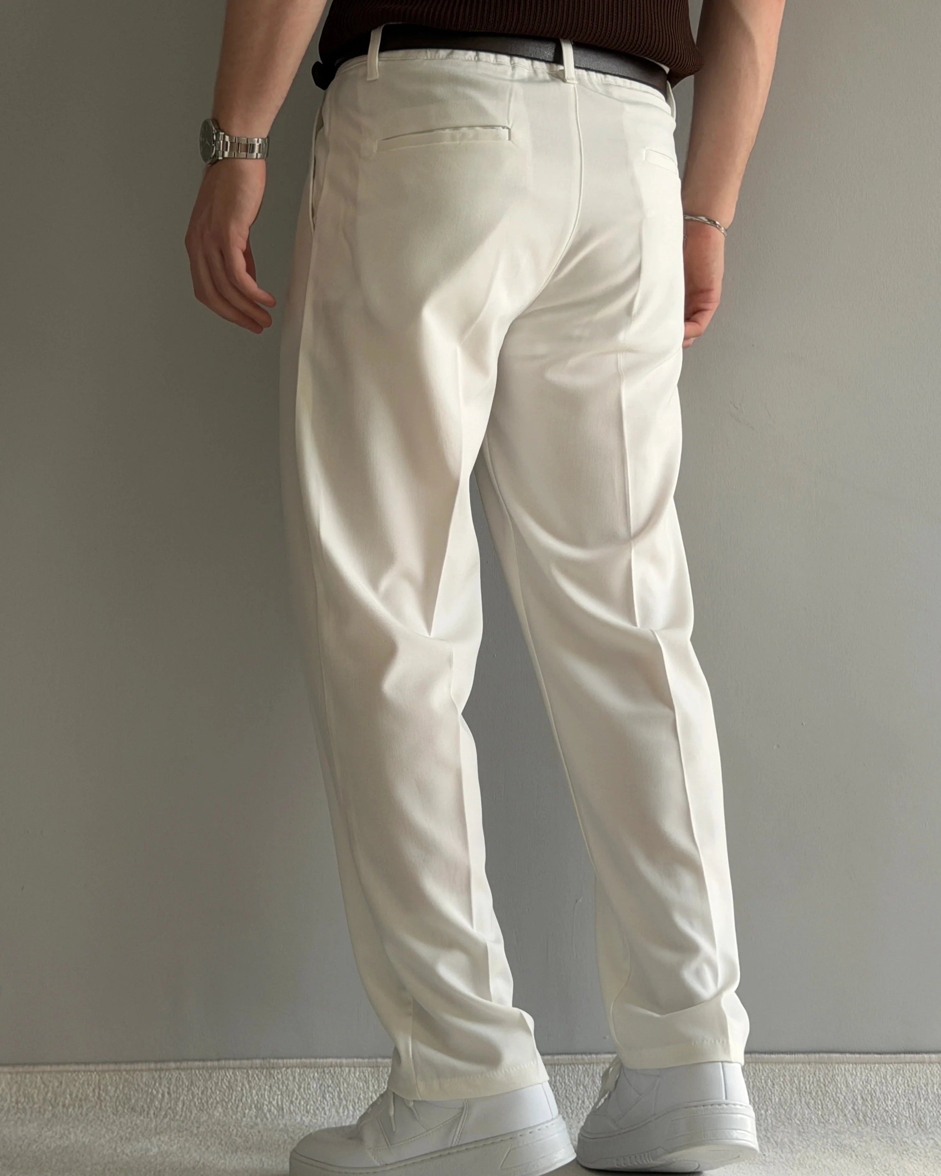 Baggy Kalıp Beli Lastikli Pileli Beyaz Kumaş Pantolon